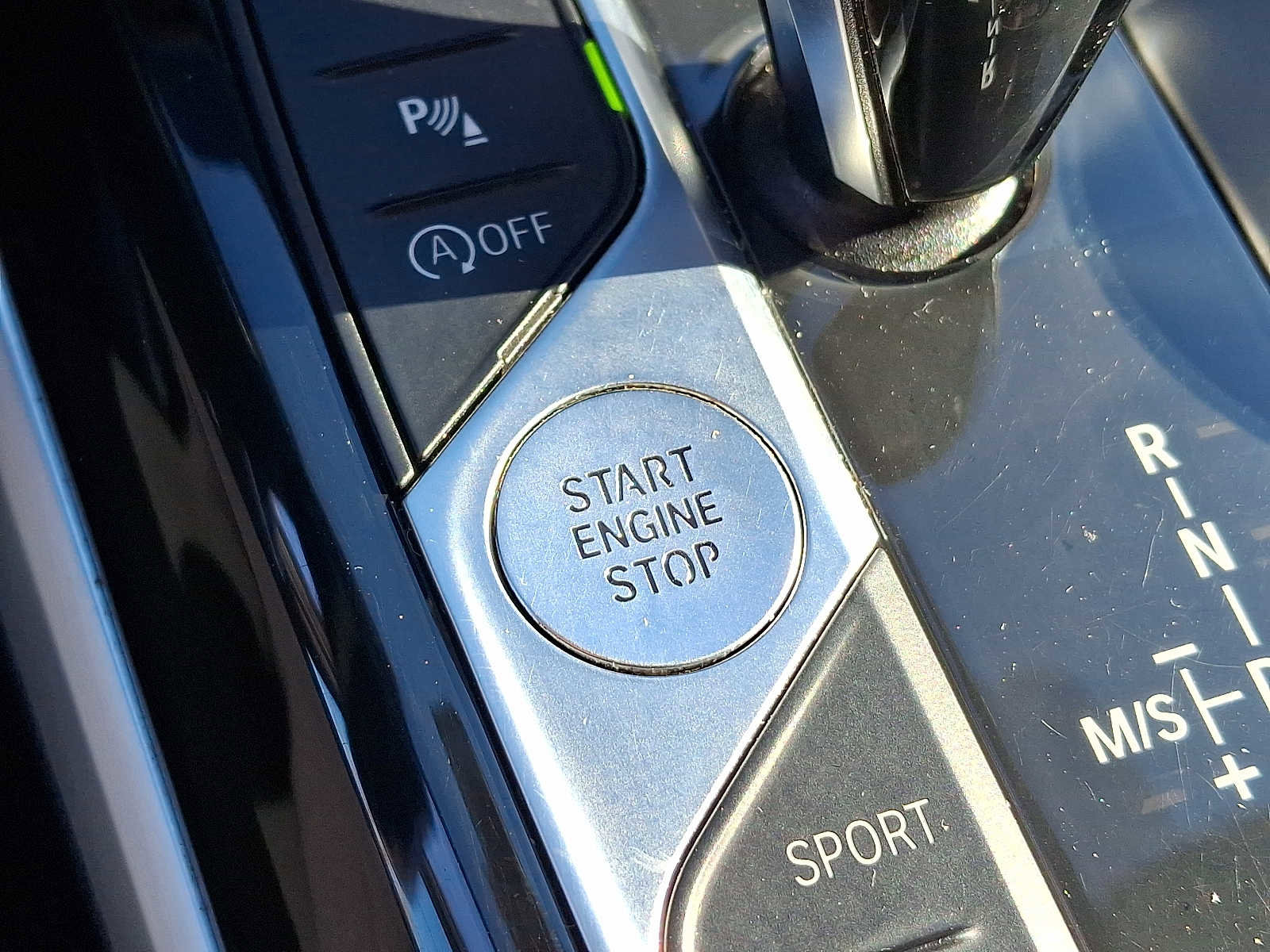 Used 2019 BMW 330i xDrive Sedan w/ Driving Assistance Package image 27