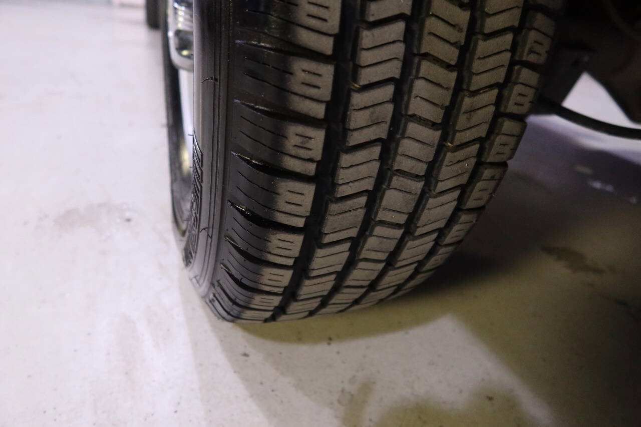 Used 2019 Chevrolet Express 3500 LT w/ LT Preferred Equipment Group RWD image 36