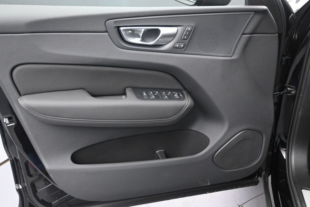 New 2026 Volvo XC60 B5 Plus AWD/4WD image 10