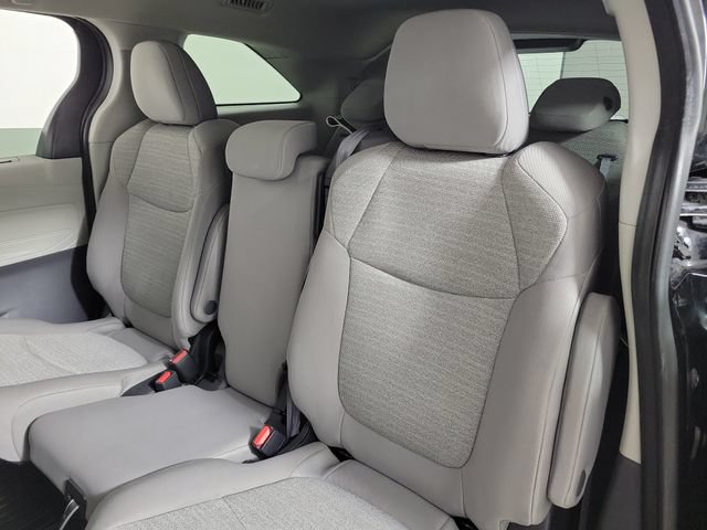 Used 2023 Toyota Sienna LE FWD image 13