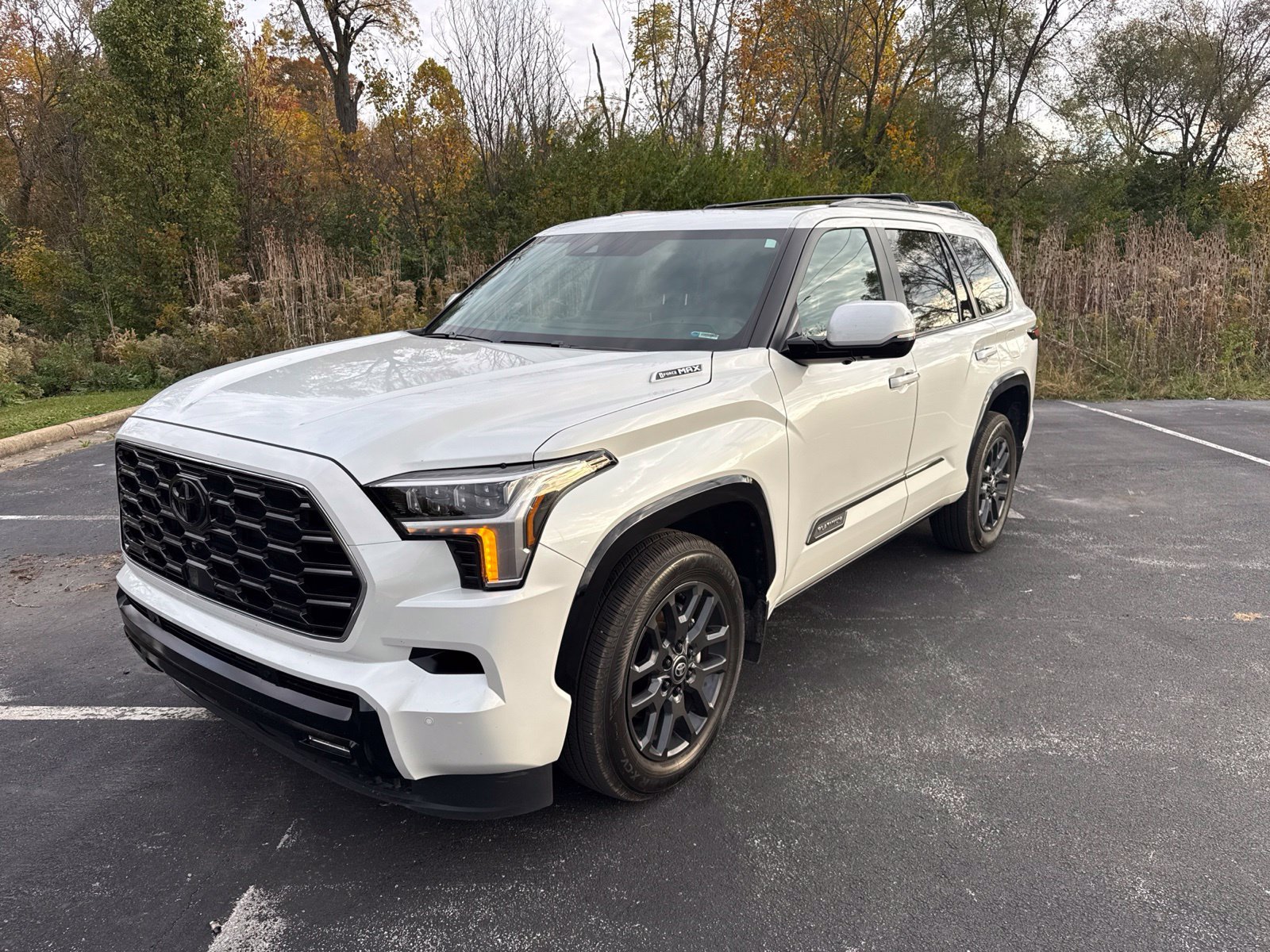 Used 2025 Toyota Sequoia Platinum AWD/4WD image 2