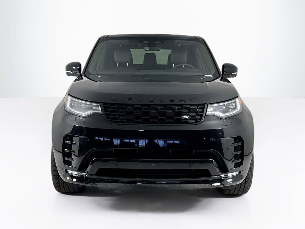 Used 2025 Land Rover Discovery Dynamic SE image 8