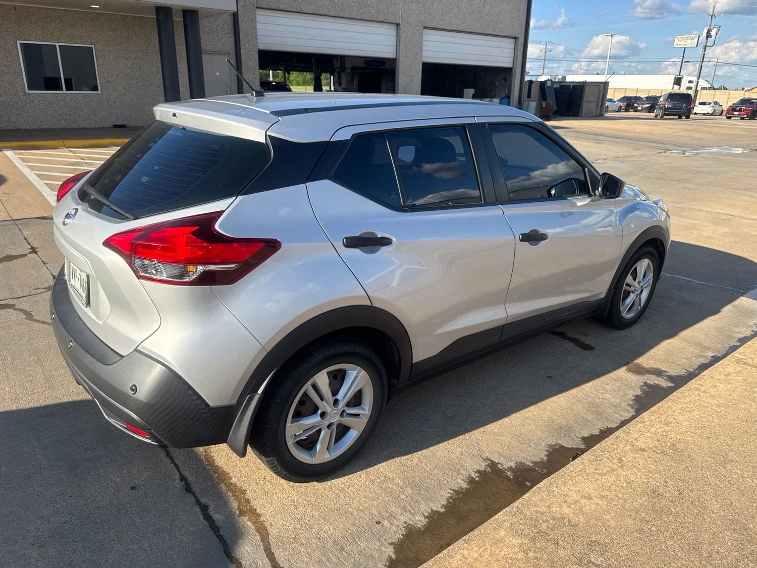 Used 2020 Nissan Kicks S FWD image 7