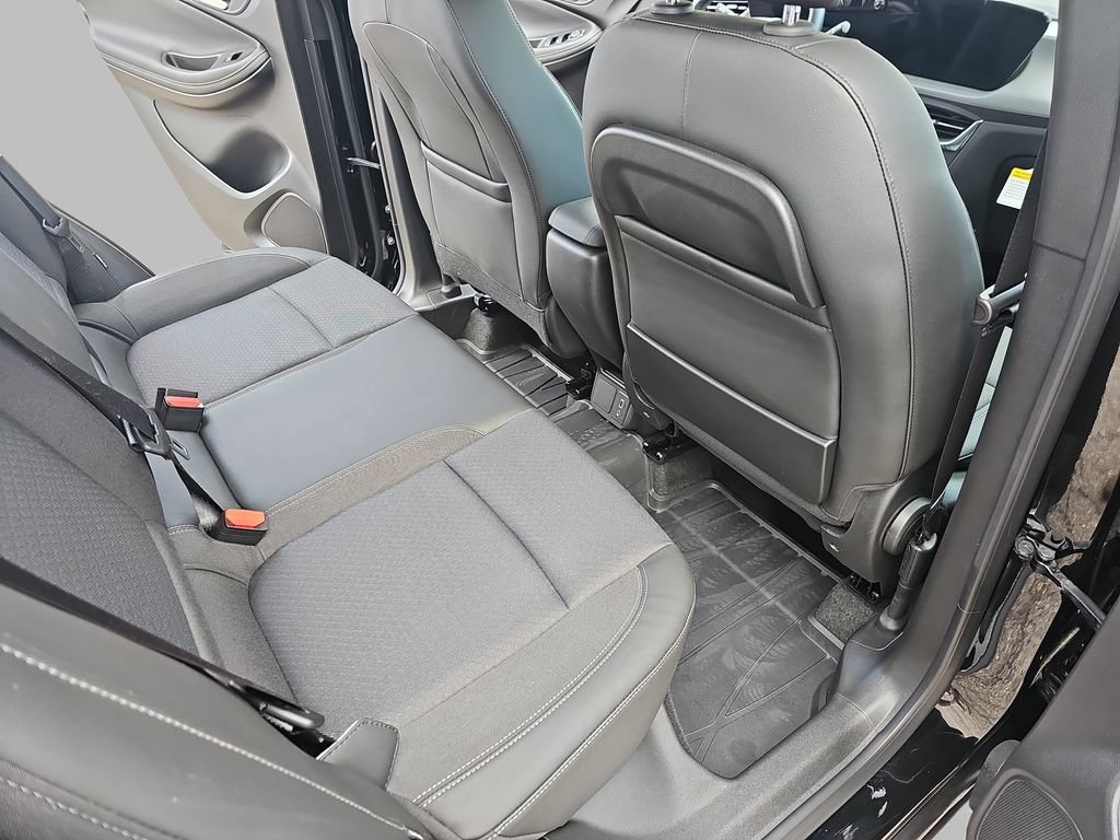 Used 2024 Buick Encore GX Preferred w/ Comfort Package AWD/4WD image 14