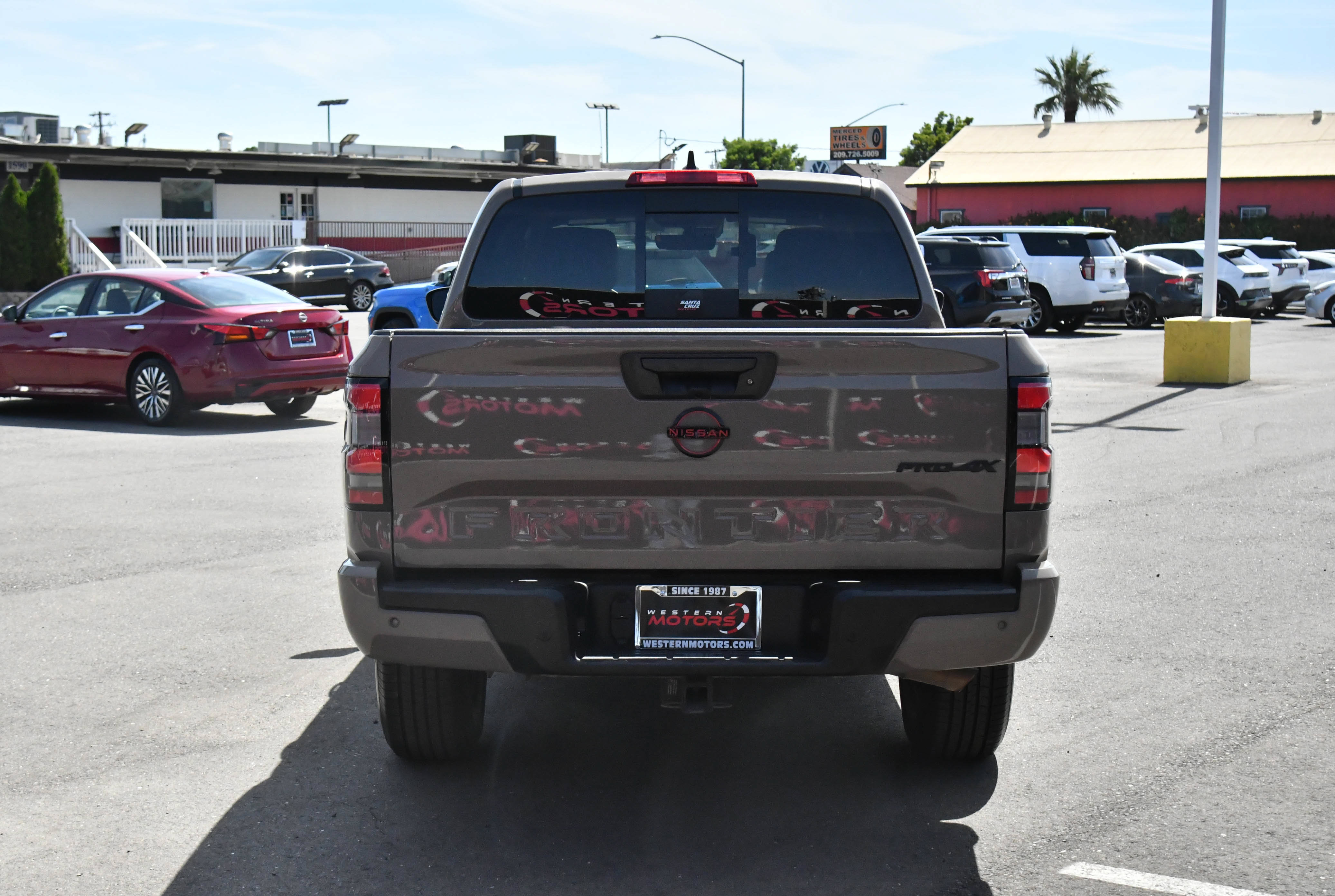 Used 2023 Nissan Frontier PRO-4X w/ Pro-4X Premium Package AWD/4WD image 7