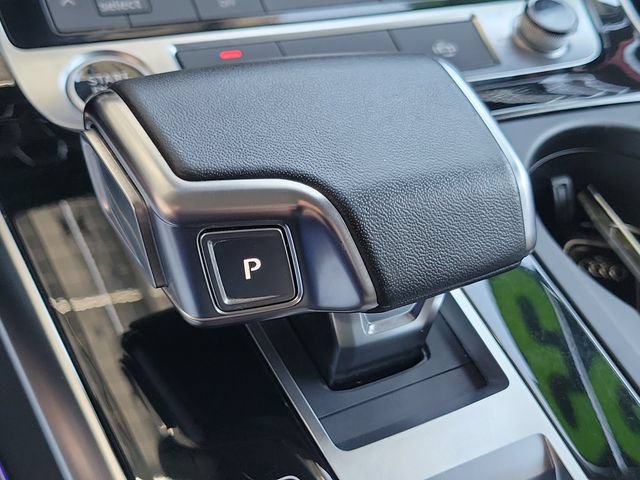 Used 2023 Audi Q8 Premium Plus w/ Premium Plus Package AWD/4WD image 16