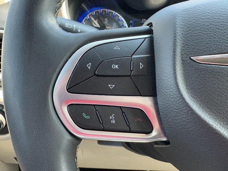 Used 2022 Chrysler Voyager LX FWD image 19