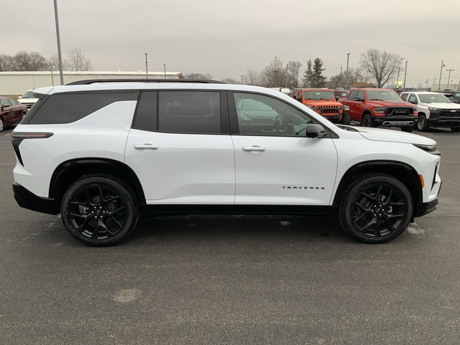 New 2026 Chevrolet Traverse RS w/ LPO, Floor Liner Package image 17