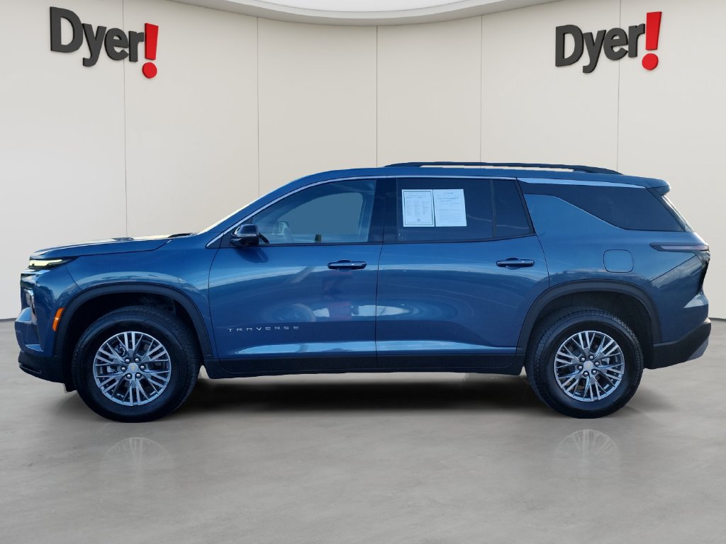 Used 2026 Chevrolet Traverse LT w/ Driver Confidence Package FWD image 2