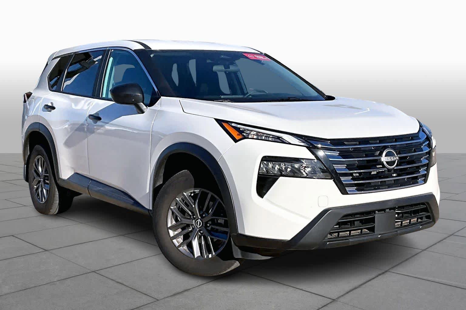Certified 2025 Nissan Rogue S AWD/4WD image 2