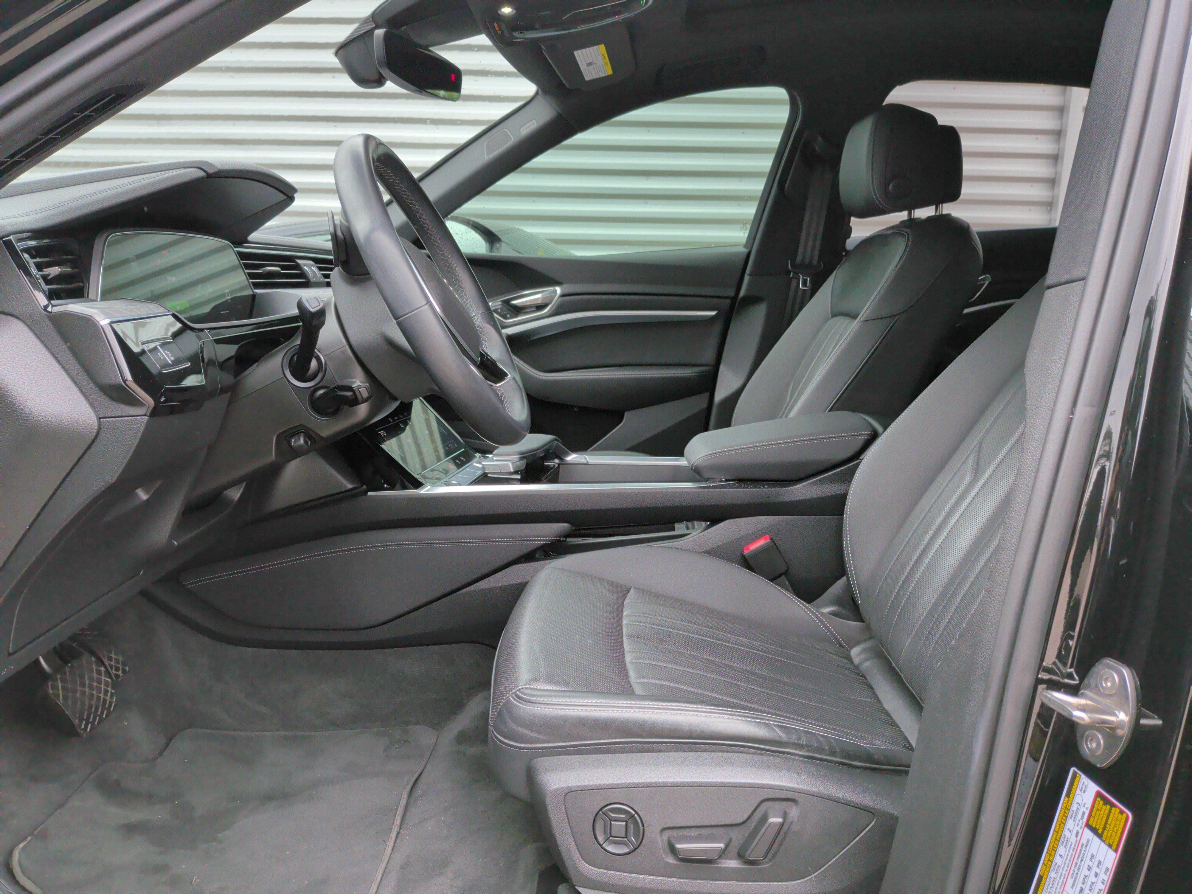 Used 2024 Audi Q8 e-tron Premium Plus AWD/4WD image 15
