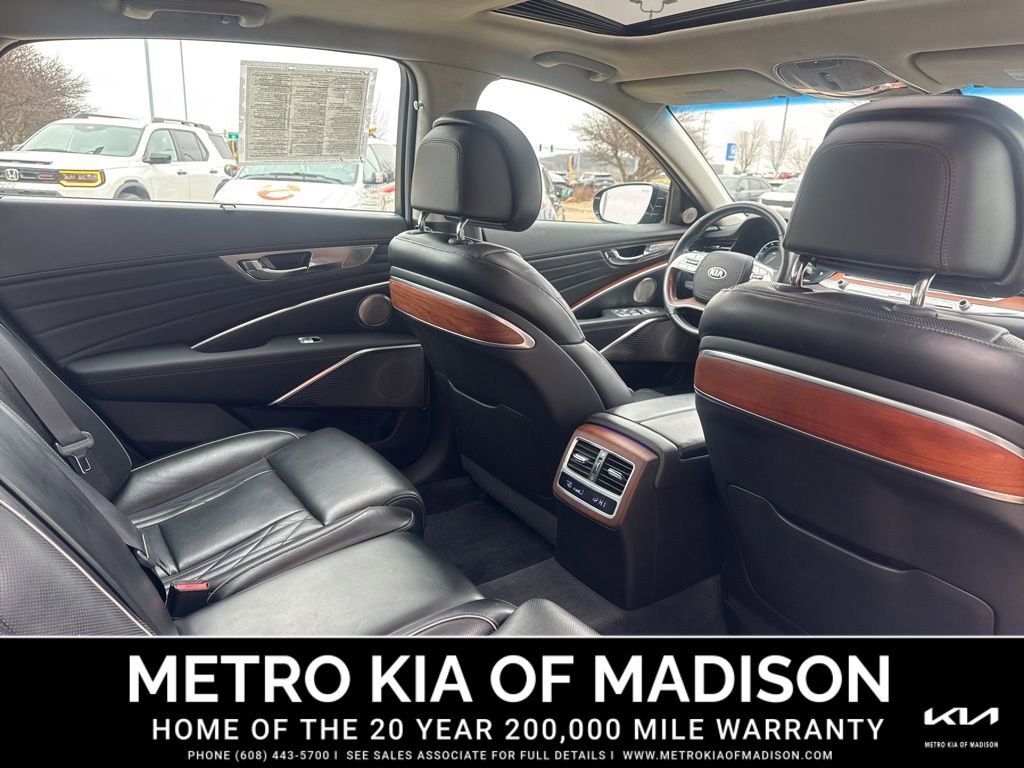 Used 2020 Kia K900 Luxury w/ VIP Package image 36