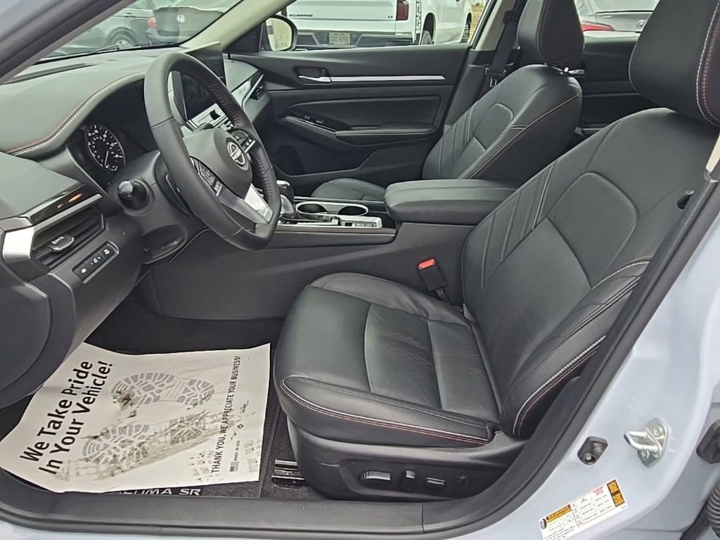Used 2025 Nissan Altima 2.5 SR w/ SR Premium Package image 23