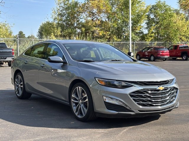 Used 2023 Chevrolet Malibu LT image 2