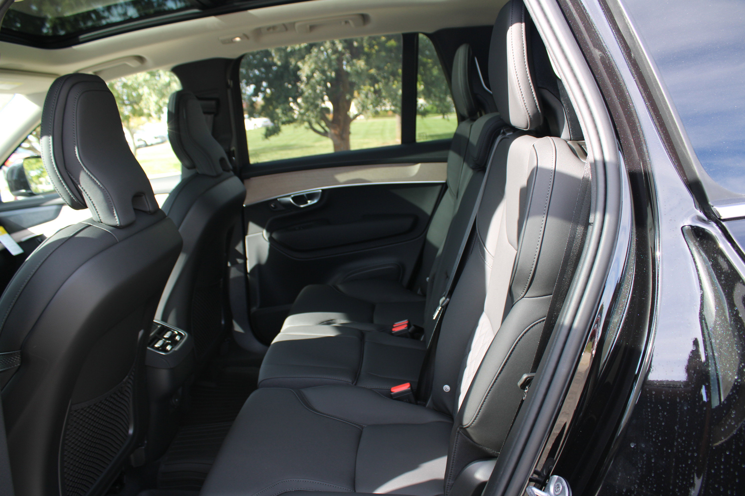 New 2026 Volvo XC90 B6 Plus w/ Protection Package Premier AWD/4WD image 35