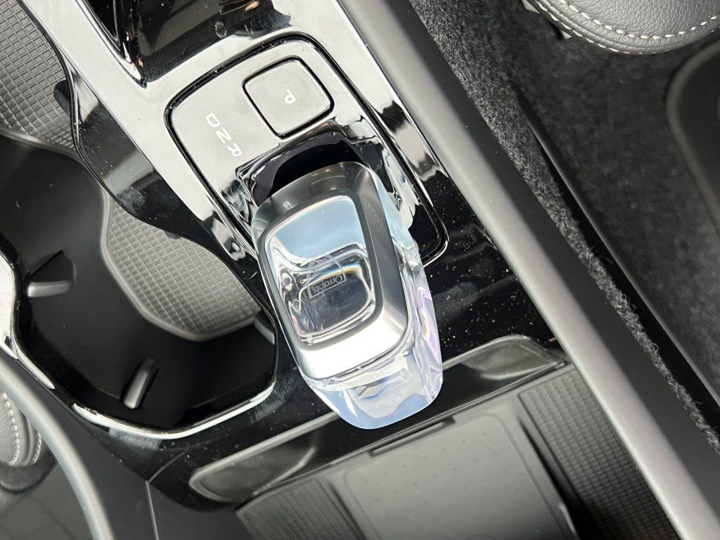 New 2026 Volvo XC40 B5 Ultra w/ Protection Package Premier image 25