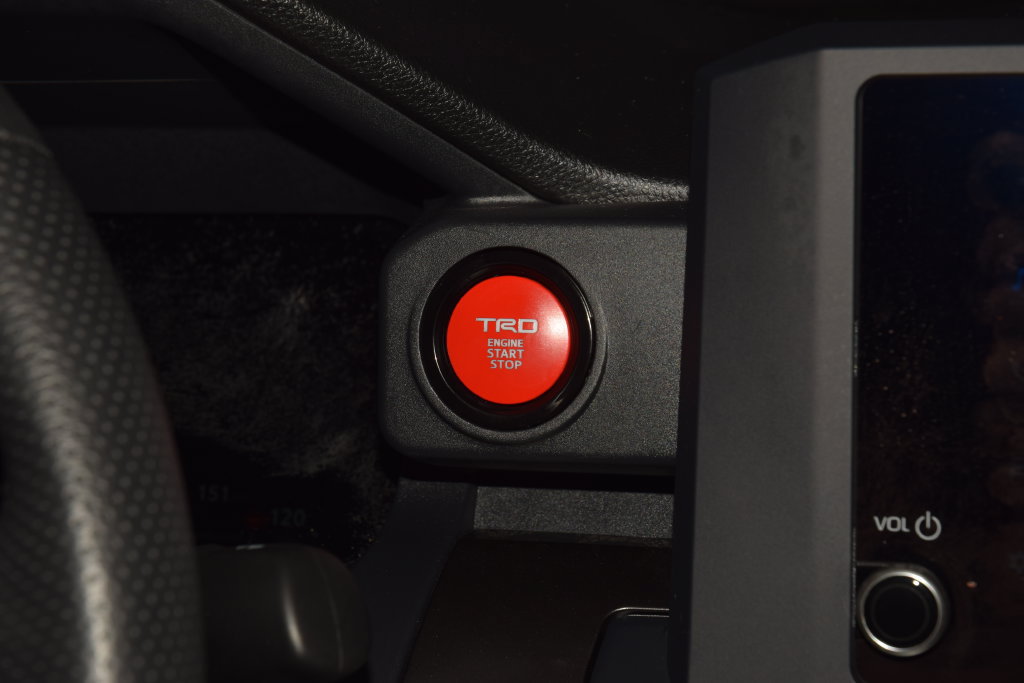 Used 2025 Toyota Tacoma TRD Sport AWD/4WD image 34