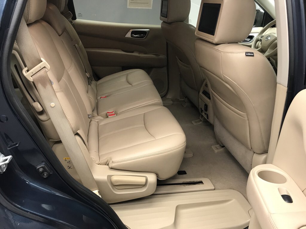 Used 2014 Nissan Pathfinder Platinum w/ Platinum Premium Package image 16