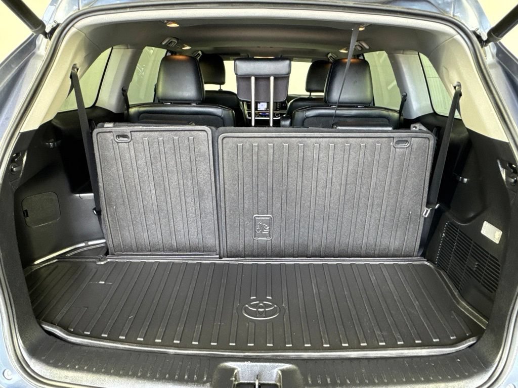 Used 2019 Toyota Highlander XLE AWD/4WD image 41