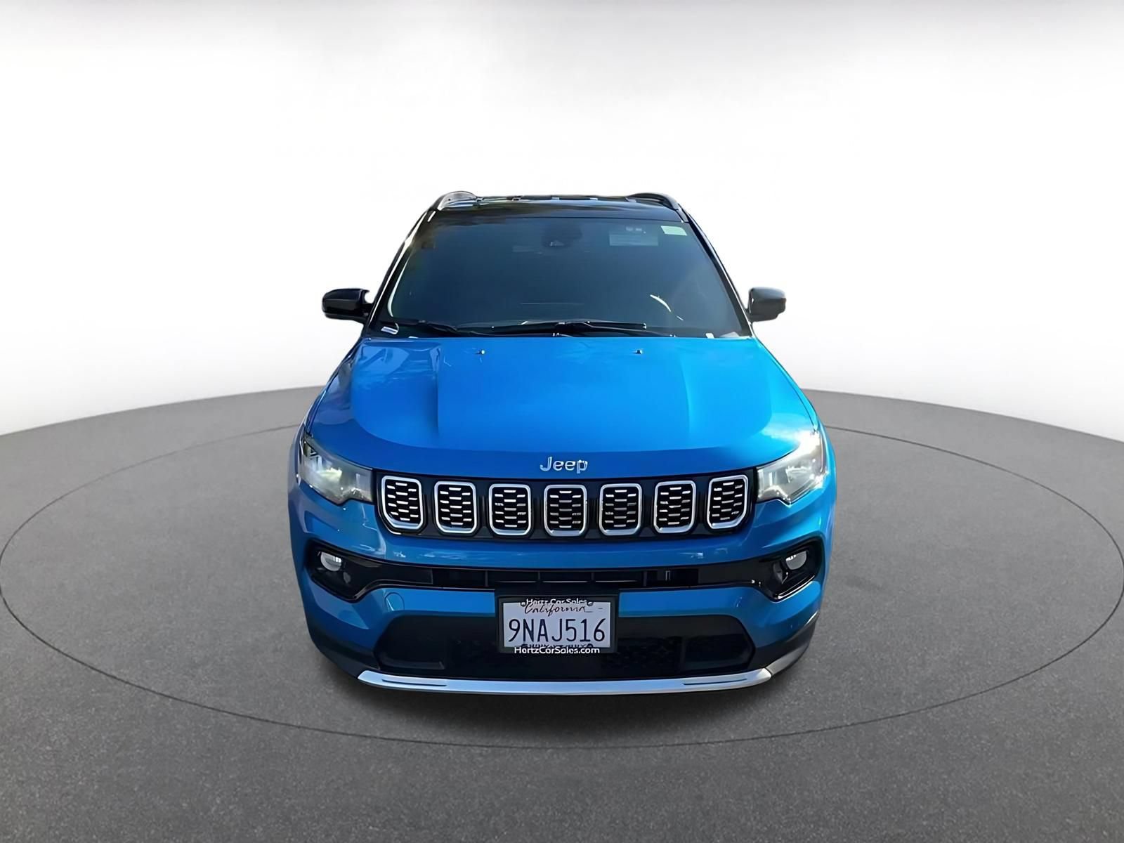 Used 2025 Jeep Compass Limited AWD/4WD image 4
