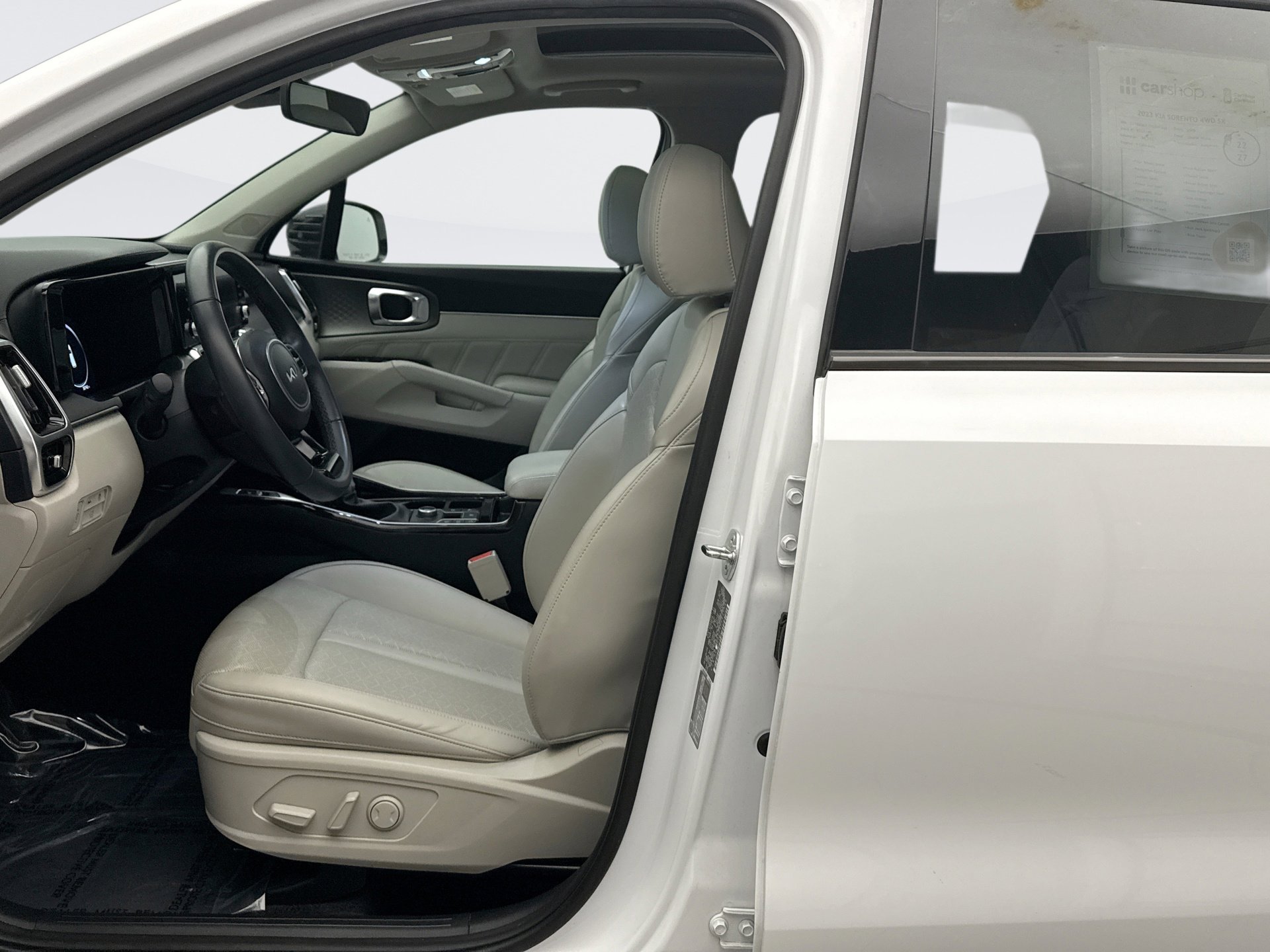 Used 2023 Kia Sorento SX image 11