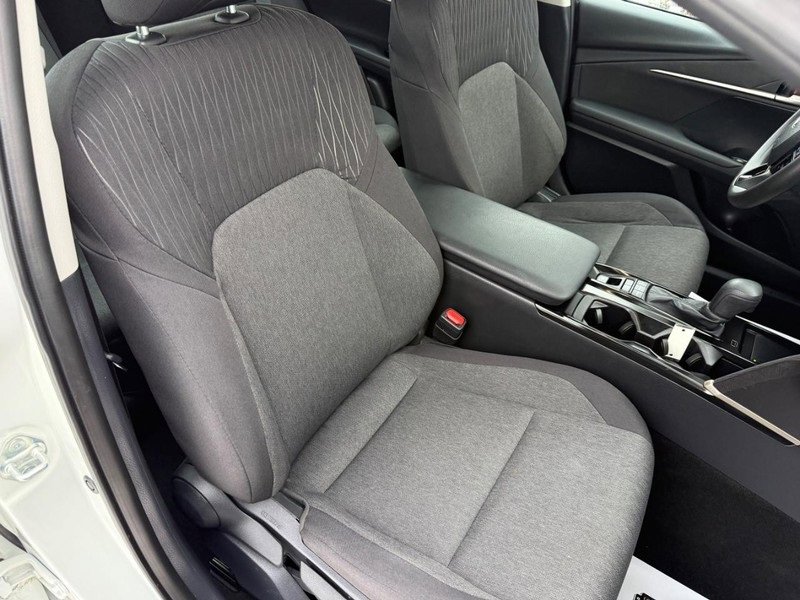 Used 2025 Toyota Camry LE image 11