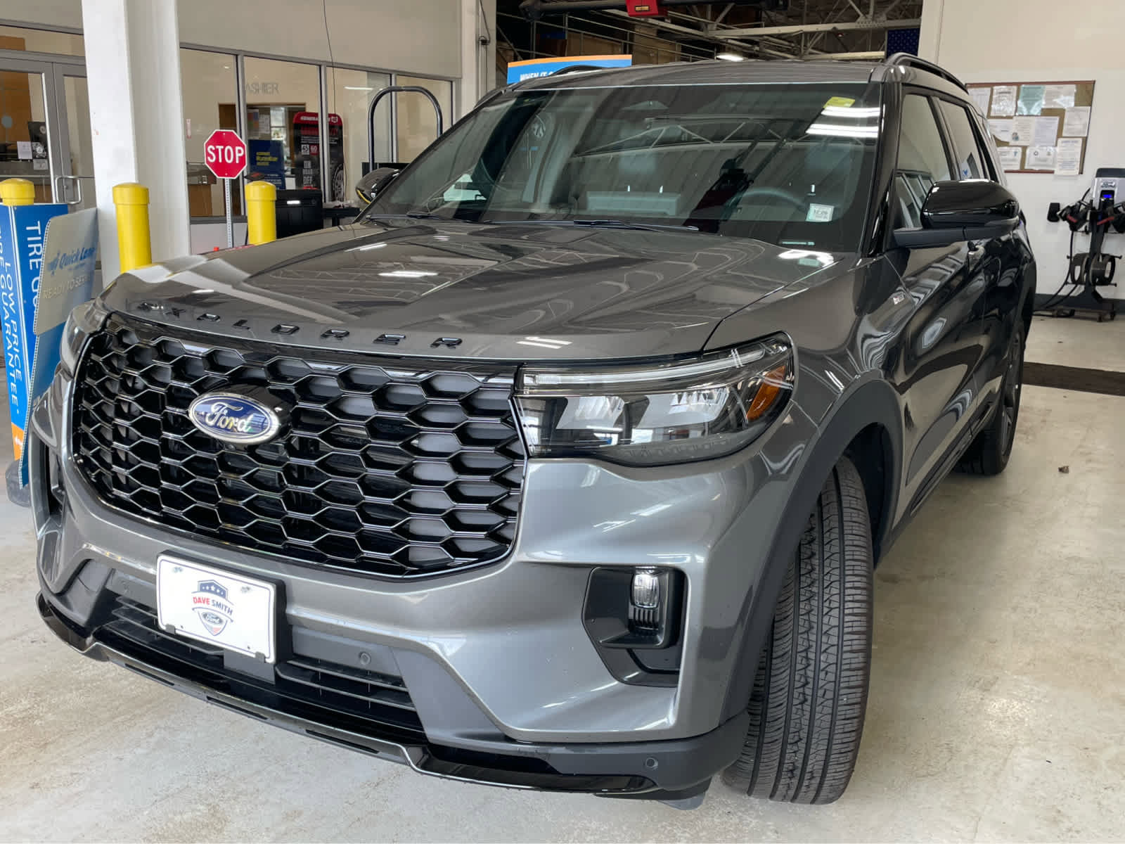 New 2026 Ford Explorer ST-Line w/ ST-Line Street Pack image 4
