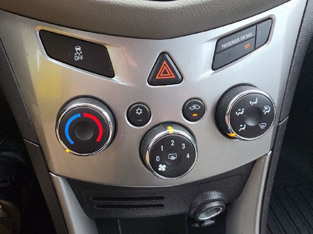 Used 2015 Chevrolet Trax LT w/ LT Plus Package FWD image 30