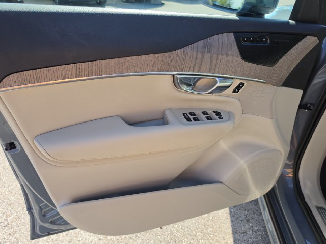 Used 2023 Volvo XC90 B6 Plus w/ Protection Package Premier AWD/4WD image 18