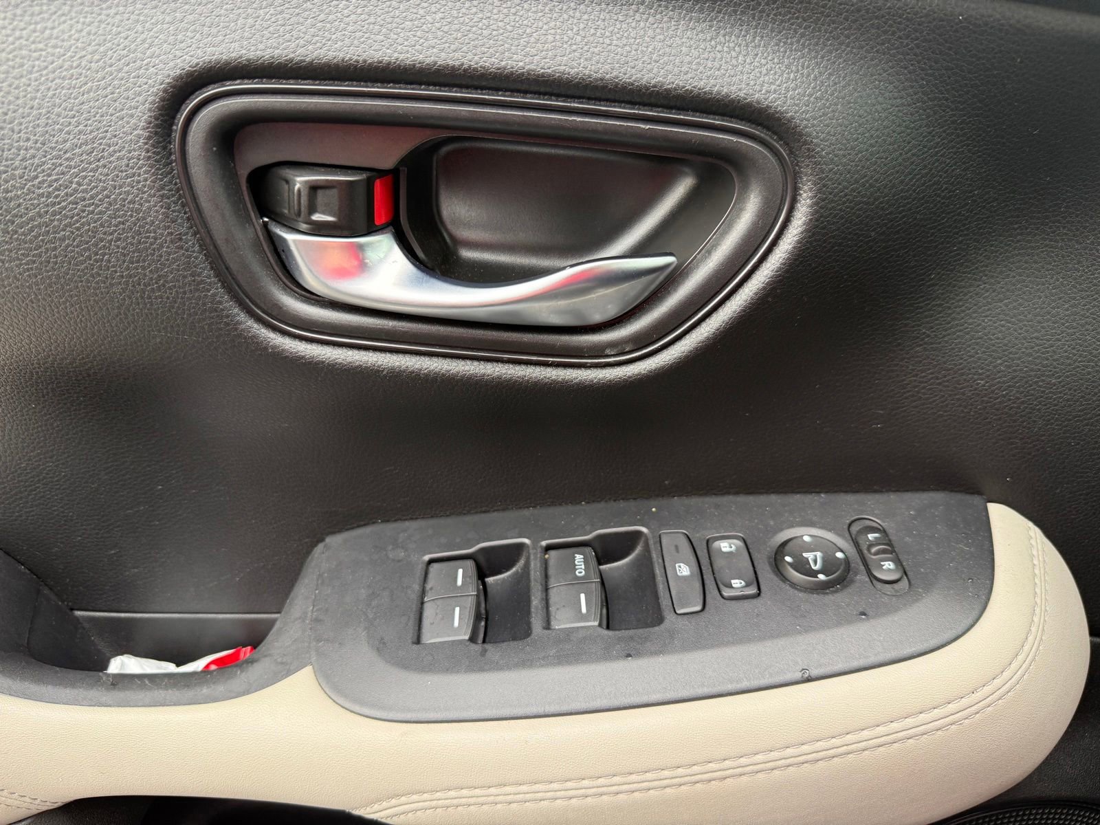Used 2025 Honda HR-V LX image 20