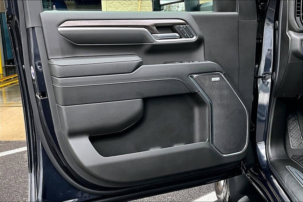 Used 2024 Chevrolet Silverado 2500 LTZ w/ LTZ Convenience Package image 16