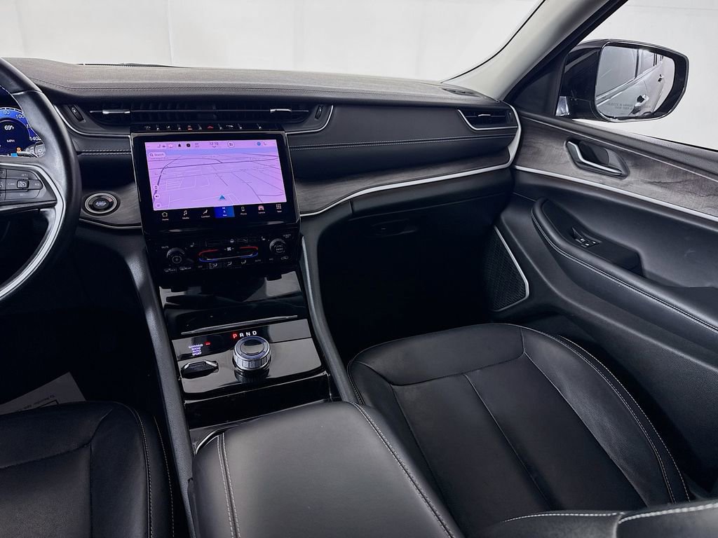 Used 2022 Jeep Grand Cherokee L Limited image 28