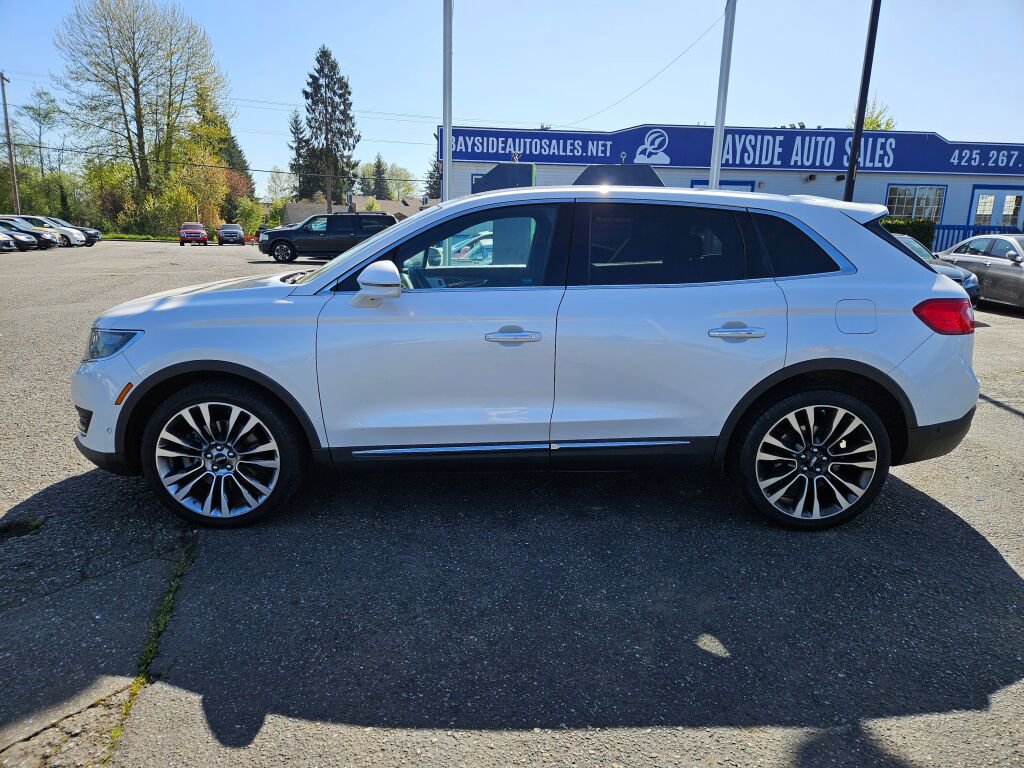 Used 2016 Lincoln MKX Reserve w/ Luxury Package AWD/4WD image 2