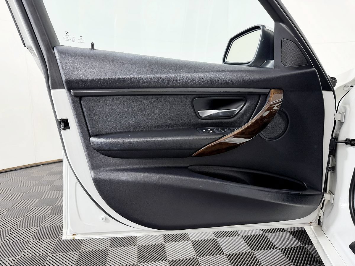 Used 2015 BMW 328i Sedan RWD image 26