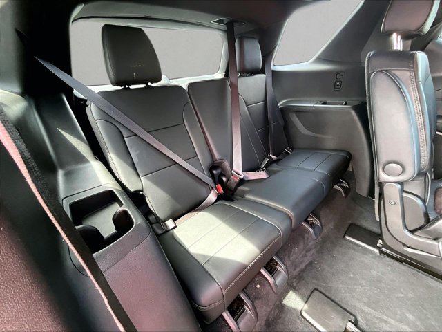 Used 2022 Chevrolet Traverse High Country FWD image 30