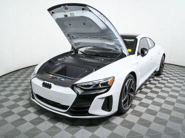 Used 2023 Audi RS e-tron GT w/ Carbon Performance Package AWD/4WD image 9