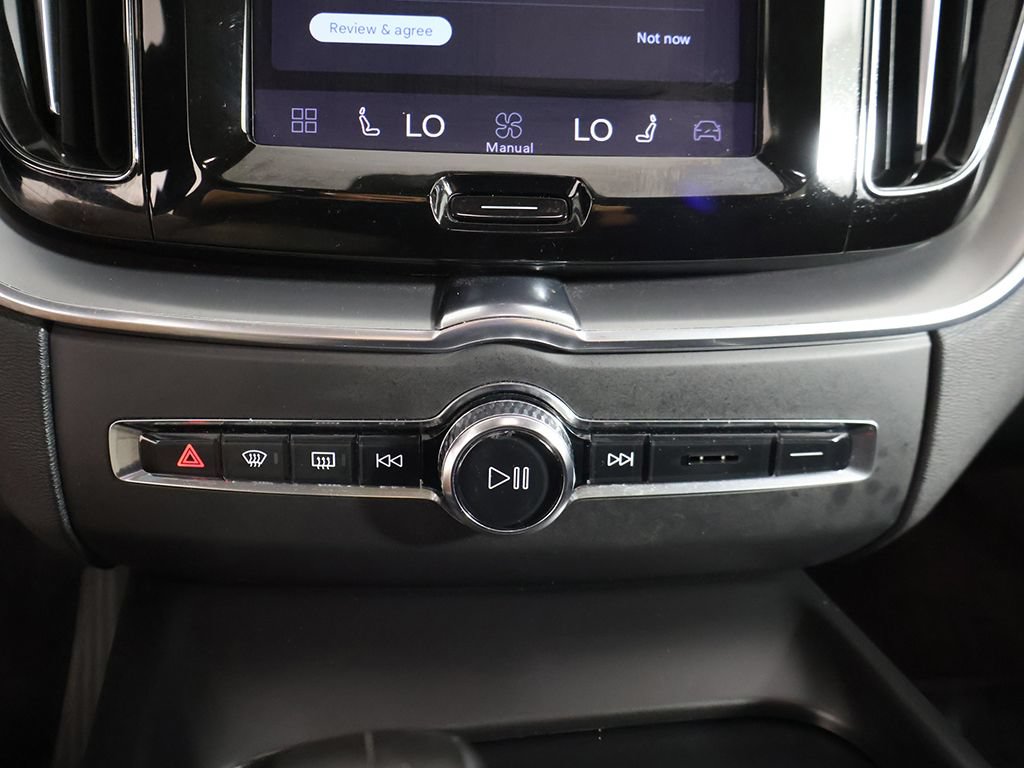 Used 2022 Volvo XC60 B5 Momentum AWD/4WD image 50