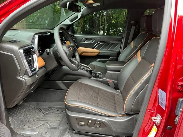 Used 2023 GMC Canyon AT4 w/ AT4 Premium Package AWD/4WD image 5