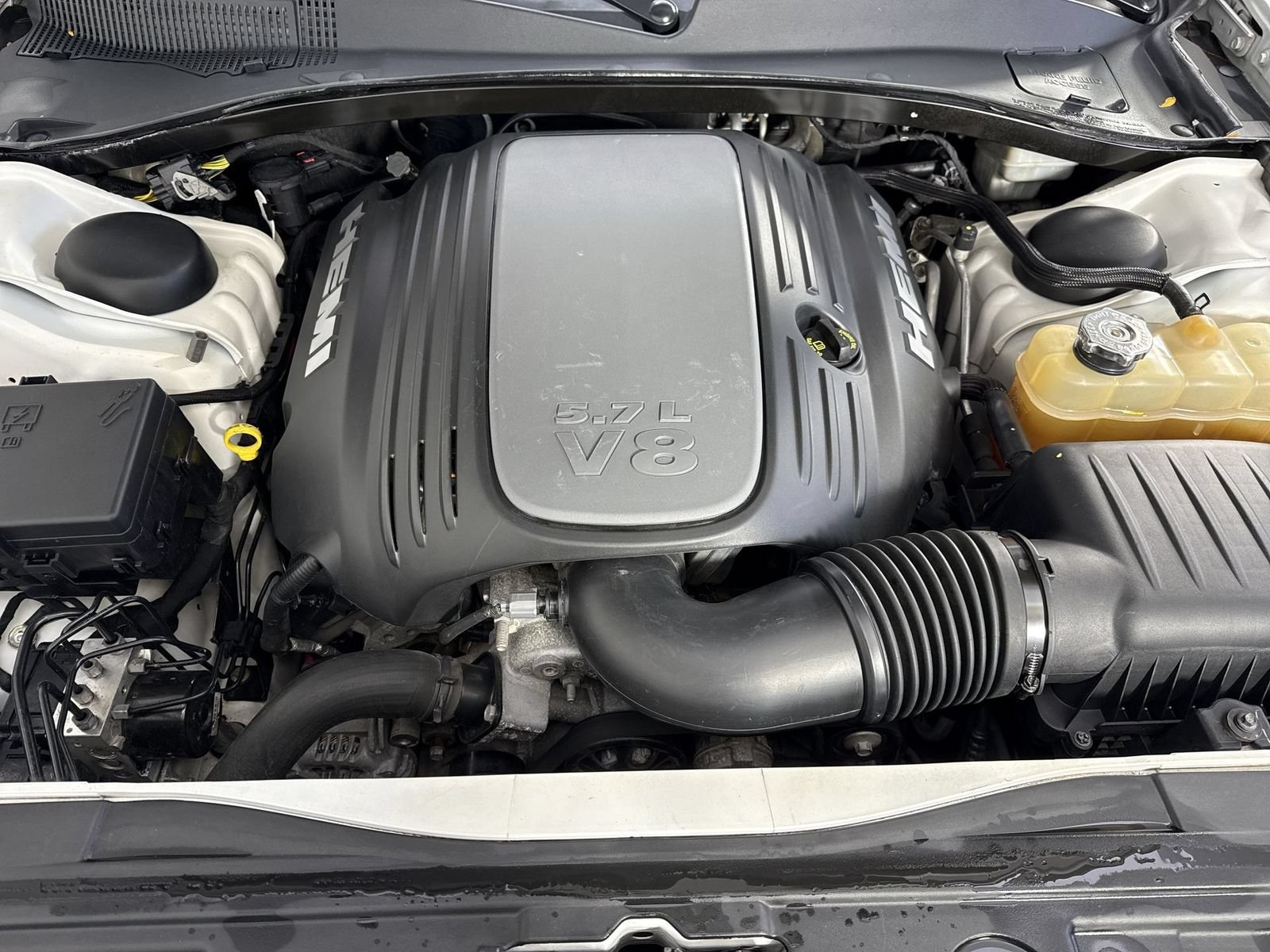 Used 2011 Chrysler 300 C w/ Sound Group RWD image 28