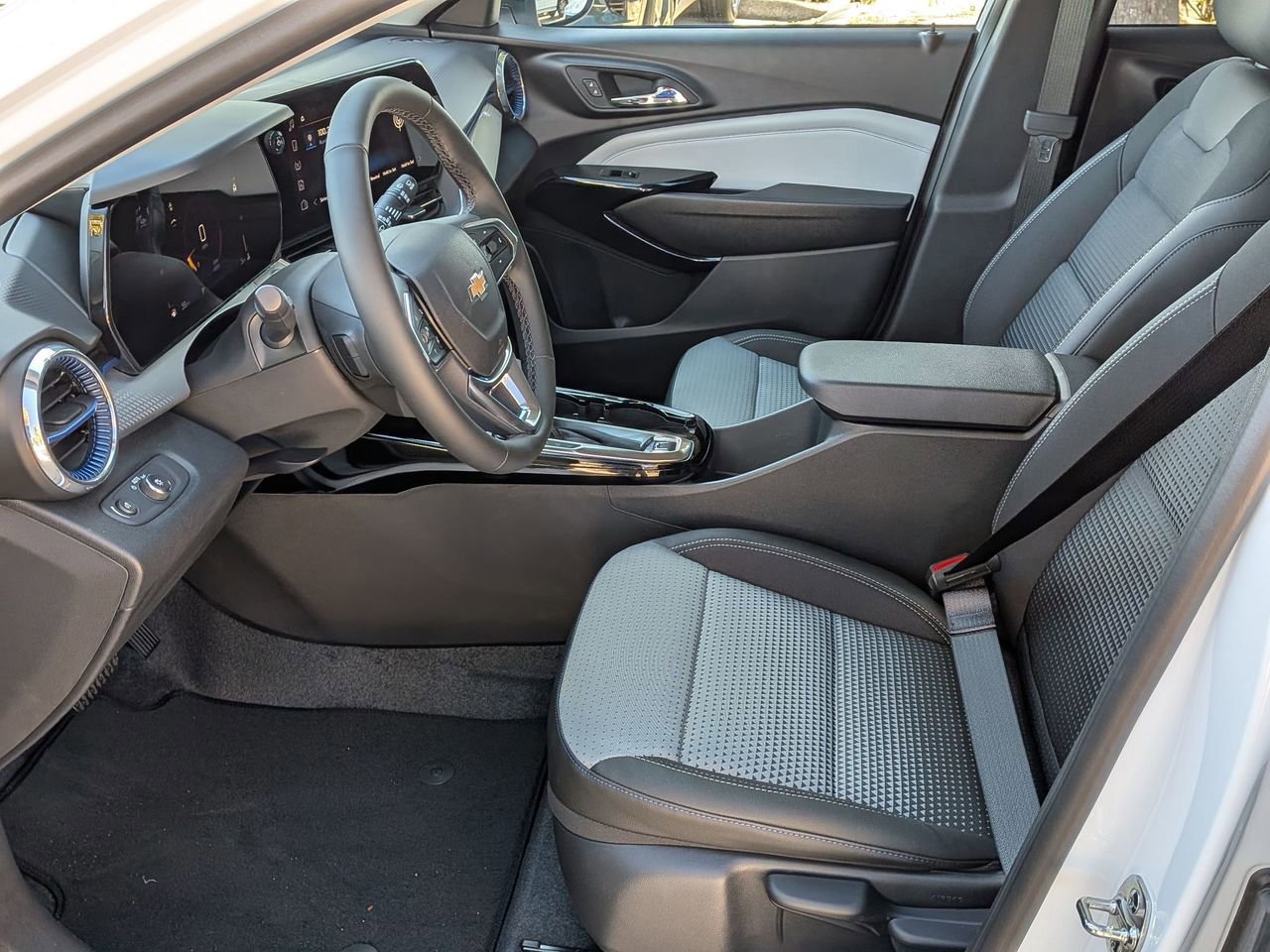 New 2026 Chevrolet Trax LT w/ Driver Confidence Package FWD image 18