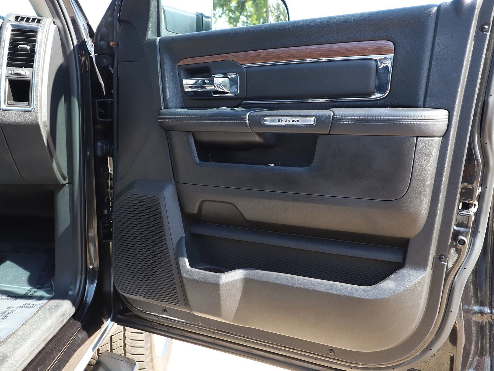 Used 2016 RAM 2500 Laramie image 11