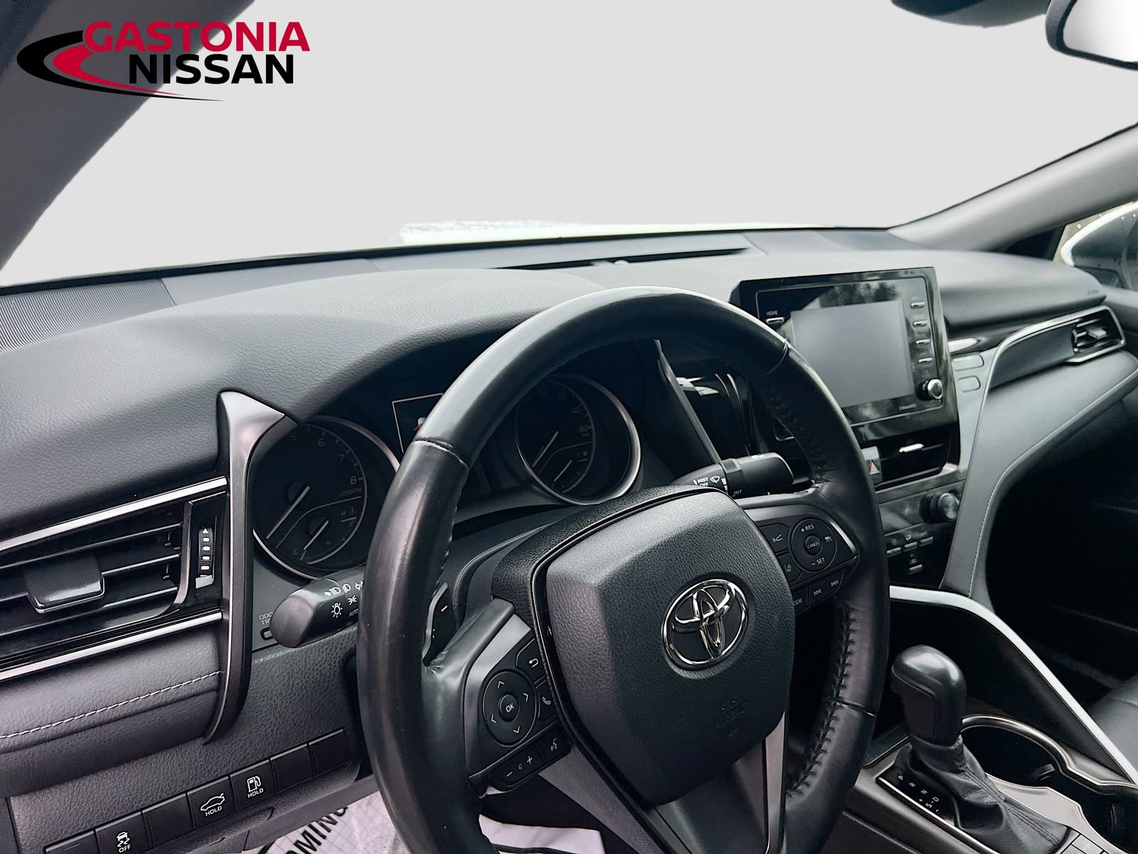 Used 2023 Toyota Camry SE image 11