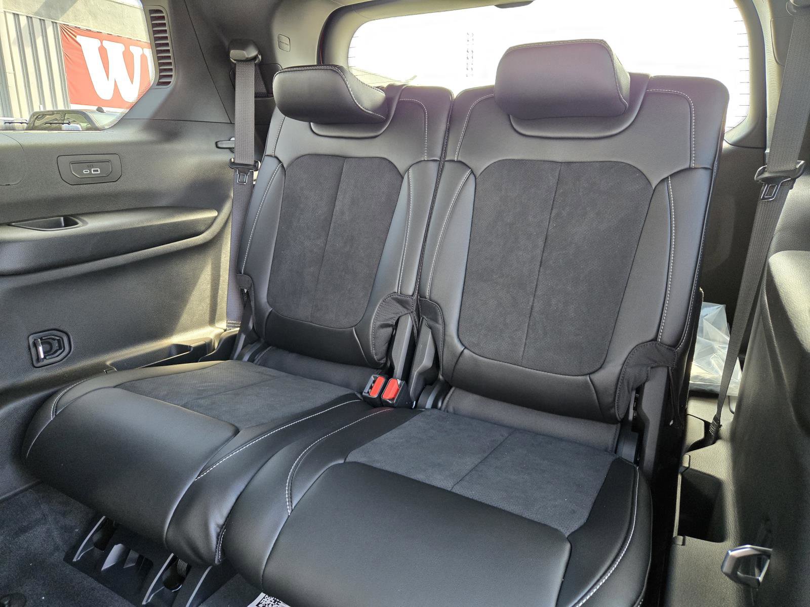 New 2025 Jeep Grand Cherokee L Altitude image 29