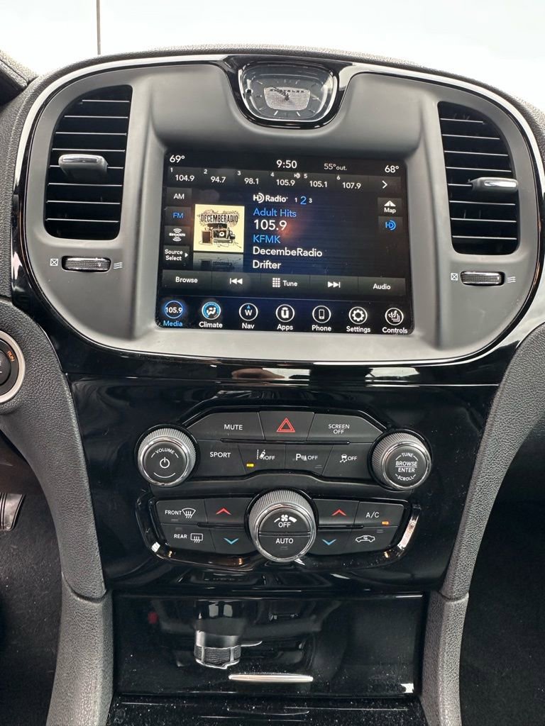 Used 2023 Chrysler 300 S w/ Comfort Group image 10