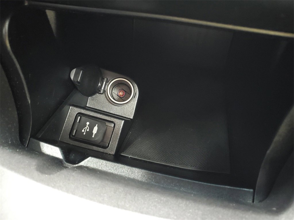 Used 2017 Toyota Camry LE image 24