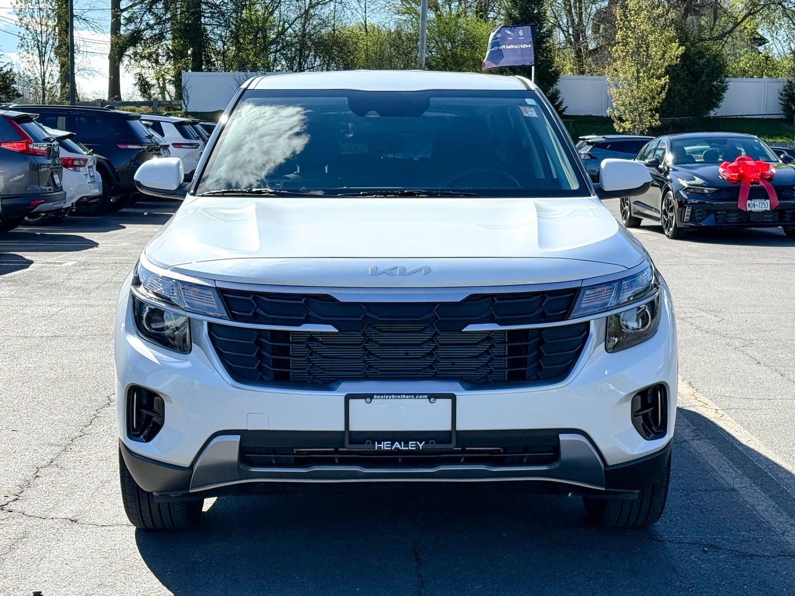 Certified 2025 Kia Seltos LX AWD/4WD image 2