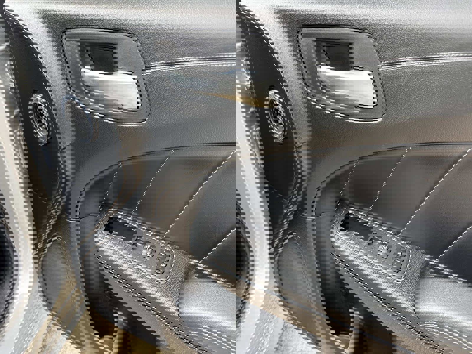 Used 2023 Dodge Charger R/T w/ Plus Group image 25