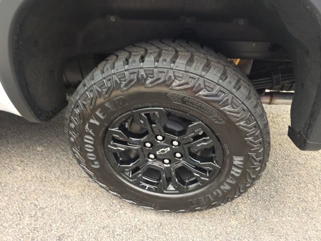 New 2026 Chevrolet Silverado 1500 ZR2 w/ Dark Appearance Package AWD/4WD image 11
