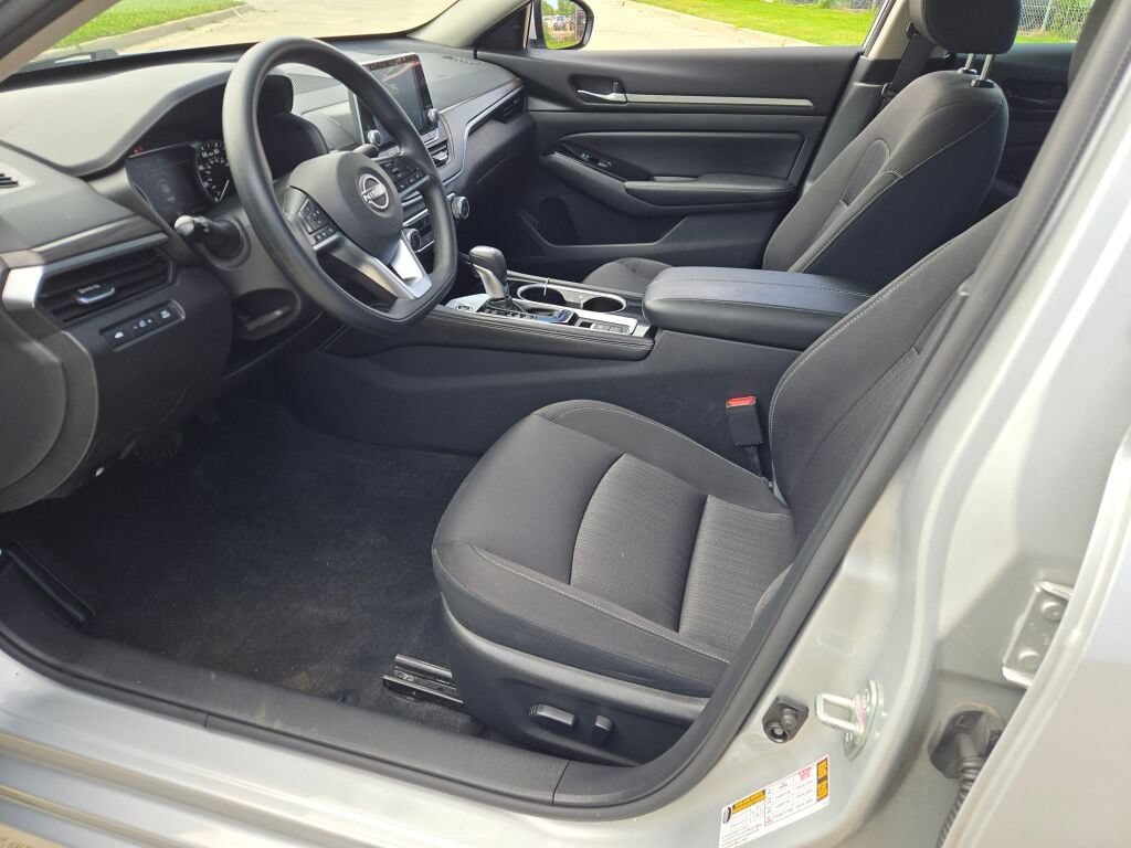 Used 2023 Nissan Altima 2.5 SV AWD/4WD image 18