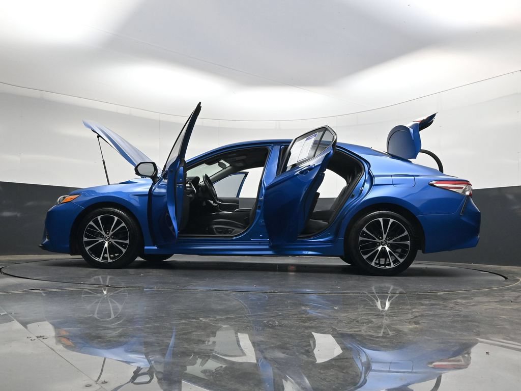 Used 2020 Toyota Camry SE FWD image 43